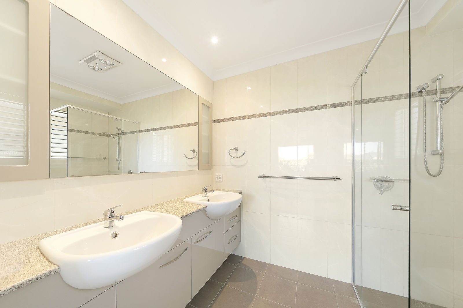 010_Open2view_ID974120-3_160_Park_Street_Port_Macquarie___NSW_2444.jpg